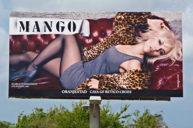 Billboard ad for Mango in Seroe Blanco
