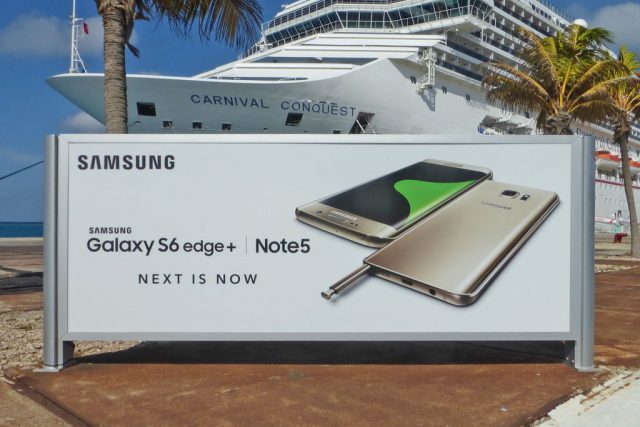 Advertisement at the Cruise Port